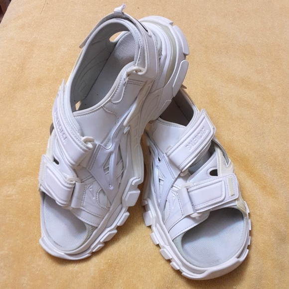 Balenciaga track sandals- very clean and good condition 👌 Unisex ‼️Authentic ‼️ - Picture 12 of 16